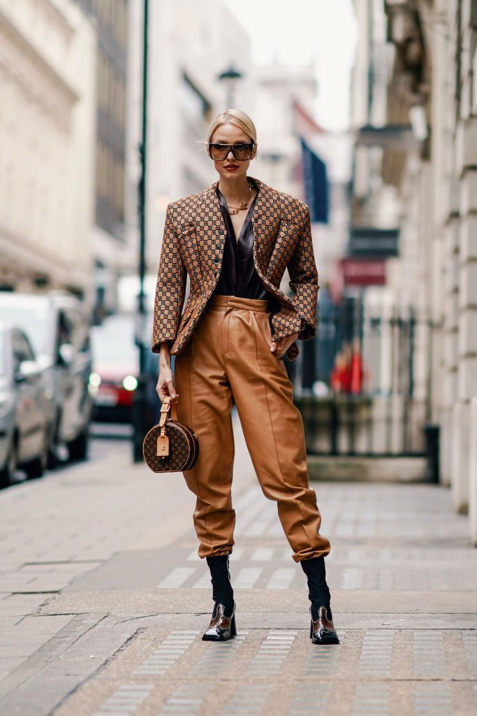 Leonie Hanne wears a brown geometric pattern print blazer jacket, a... - Leonie Hanne wears a brown geometric pattern print blazer jacket, a... -   19 style London british ideas