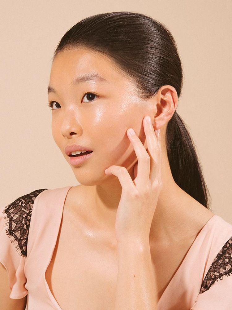 Honey, Water, and Natural: The Secret to All 3 K-Beauty Glows - Honey, Water, and Natural: The Secret to All 3 K-Beauty Glows -   15 korean beauty Editorial ideas
