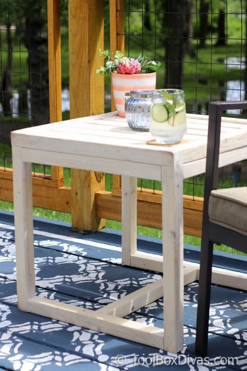 Simple $10 DIY Outdoor Side Table - ToolBox Divas - Simple $10 DIY Outdoor Side Table - ToolBox Divas -   15 diy Muebles patio ideas