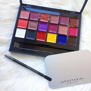 Anastasia Beverly Hills Lip Palette lets you play artist and mix different colors for a lip shade that's uniquely yours. - Anastasia Beverly Hills Lip Palette lets you play artist and mix different colors for a lip shade that's uniquely yours. -   18 beauty Bar makeup ideas