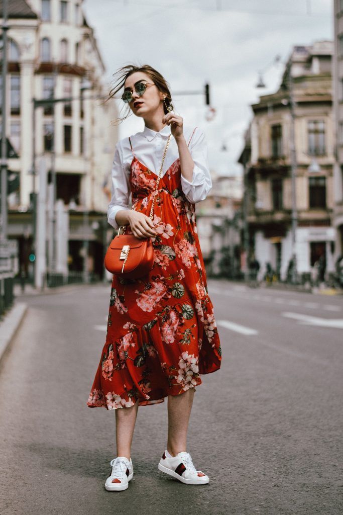 How to wear a midi floral dress and sneakers • Couturezilla - How to wear a midi floral dress and sneakers • Couturezilla -   21 style Dress with sneakers ideas