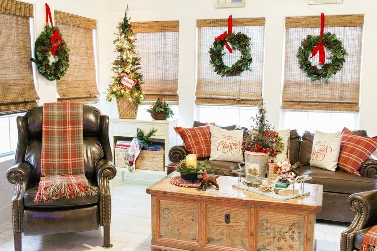 Christmas Decorating Tips + GIVEAWAY — Farmhouse Living - Christmas Decorating Tips + GIVEAWAY — Farmhouse Living -   18 christmas living room decorations farmhouse style ideas
