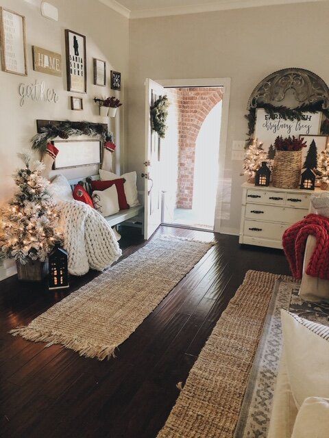 A Warm And Cozy Christmas Entryway - She Gave It A Go - A Warm And Cozy Christmas Entryway - She Gave It A Go -   18 christmas living room decorations farmhouse style ideas