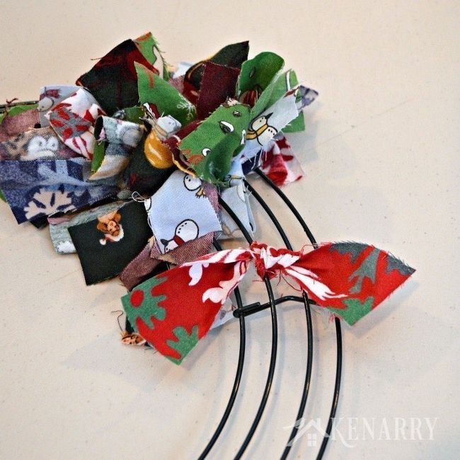 Scrap Fabric Christmas Wreath - Scrap Fabric Christmas Wreath -   19 fabric crafts christmas scrap ideas