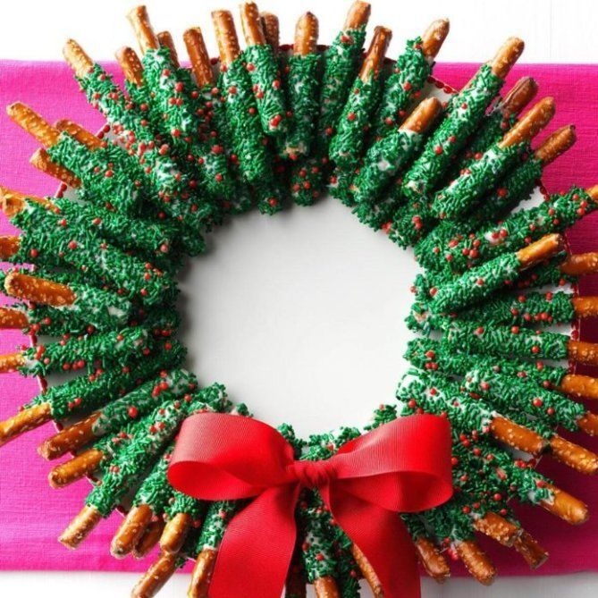 Chocolate-Dipped Pretzel Wreath - Chocolate-Dipped Pretzel Wreath -   24 xmas food easy diy ideas