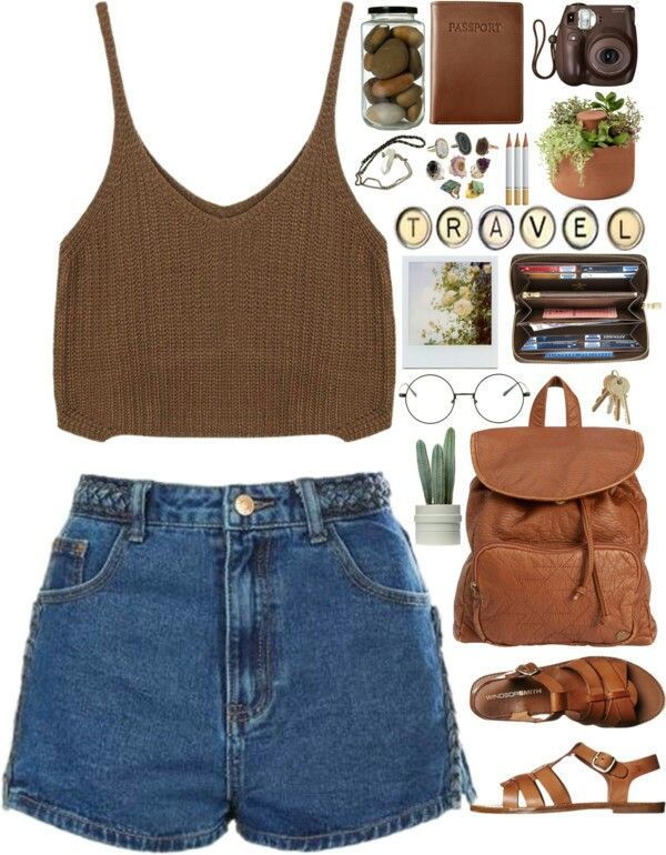 30+ Summer Mom Outfits with Casual Shorts